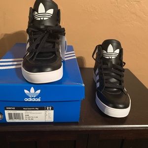 Brand New Adidas Hard Court High Black!